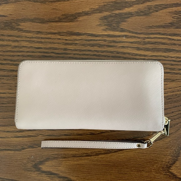 Michael Kors Leather Continental Wristlet - Picture 2 of 7